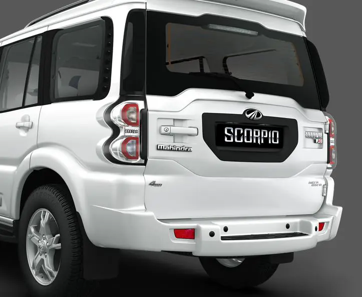 2015 Mahindra Scorpio Rear Close-up