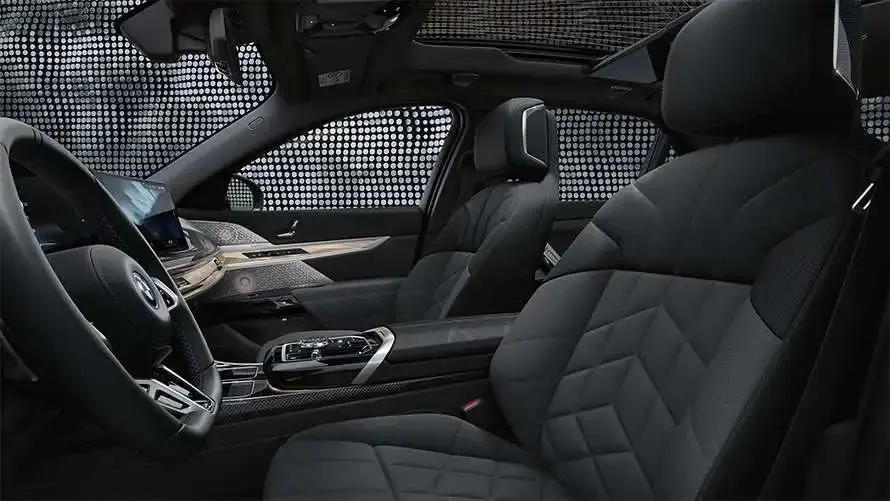 BMW i7 M70 xDrive Multifunction Seats for Driver and Front Passenger