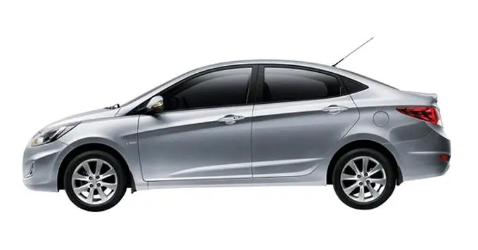 Hyundai Verna Side View