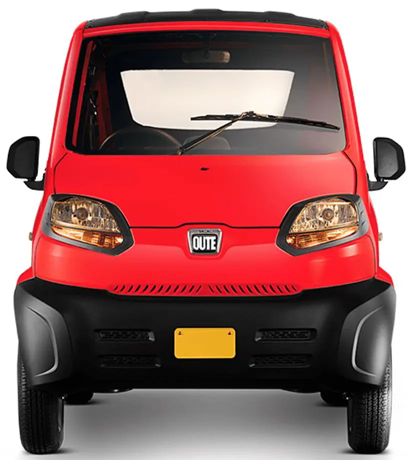 New Bajaj Qute Front View