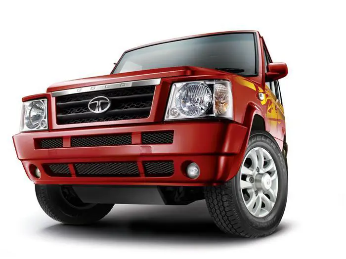 Tata Sumo Gold Front View