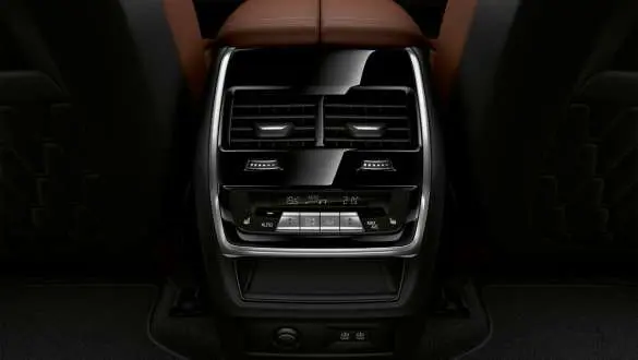 BMW X5 xDrive40i xLine Automatic Air Conditioning with 4-Zone Control
