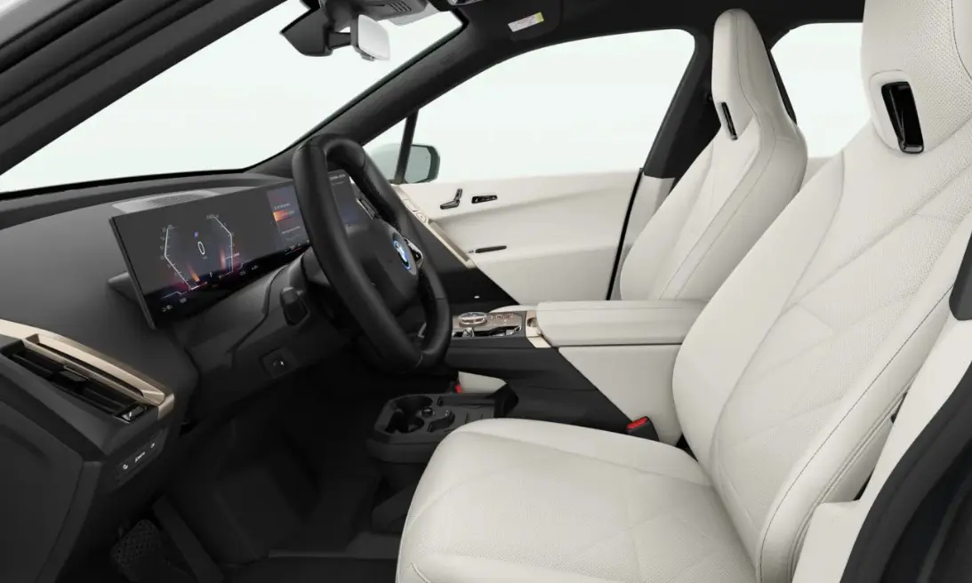 BMW iX xDrive50 Interior