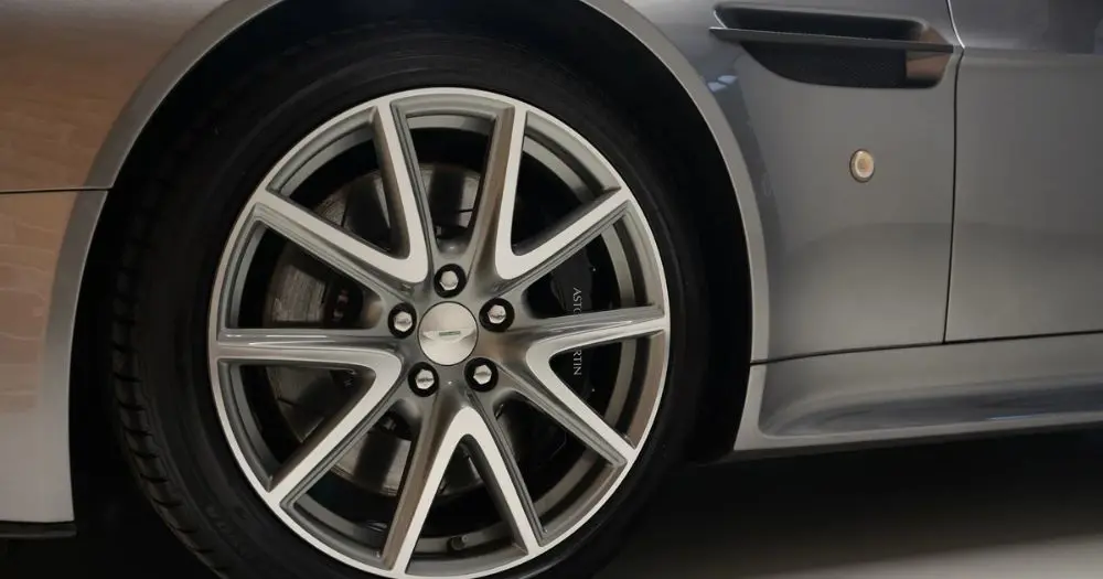 Aston Martin V8 Vantage Roadster Alloy Wheel
