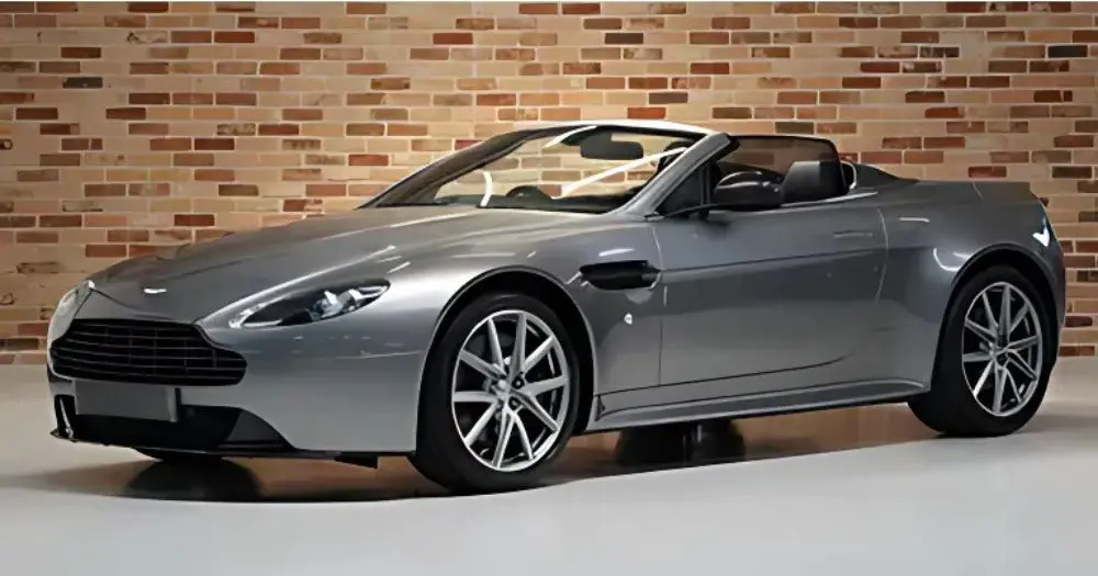 Aston Martin V8 Vantage Roadster Left Front 3-Quarter View 