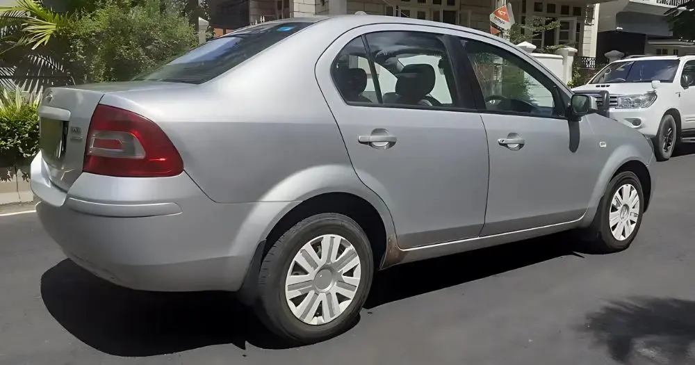 Ford Fiesta (2010) 1.4 Duratorq SXI Right Rear 3-Quarter View