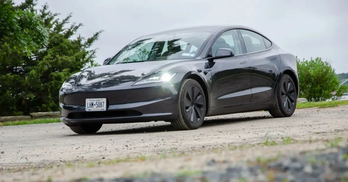 Tesla Model 3 Front 3-Quarter View