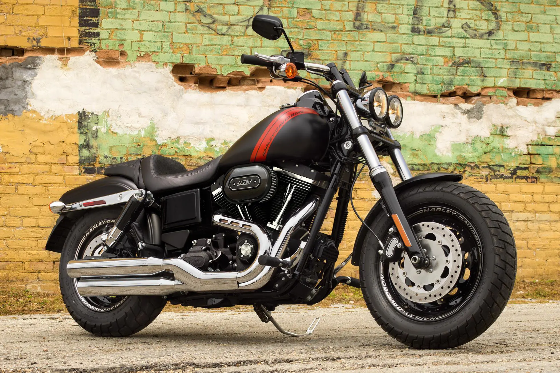 Harley Davidson Fat Bob (2018) ₹1,352,000 ₹2,449,000