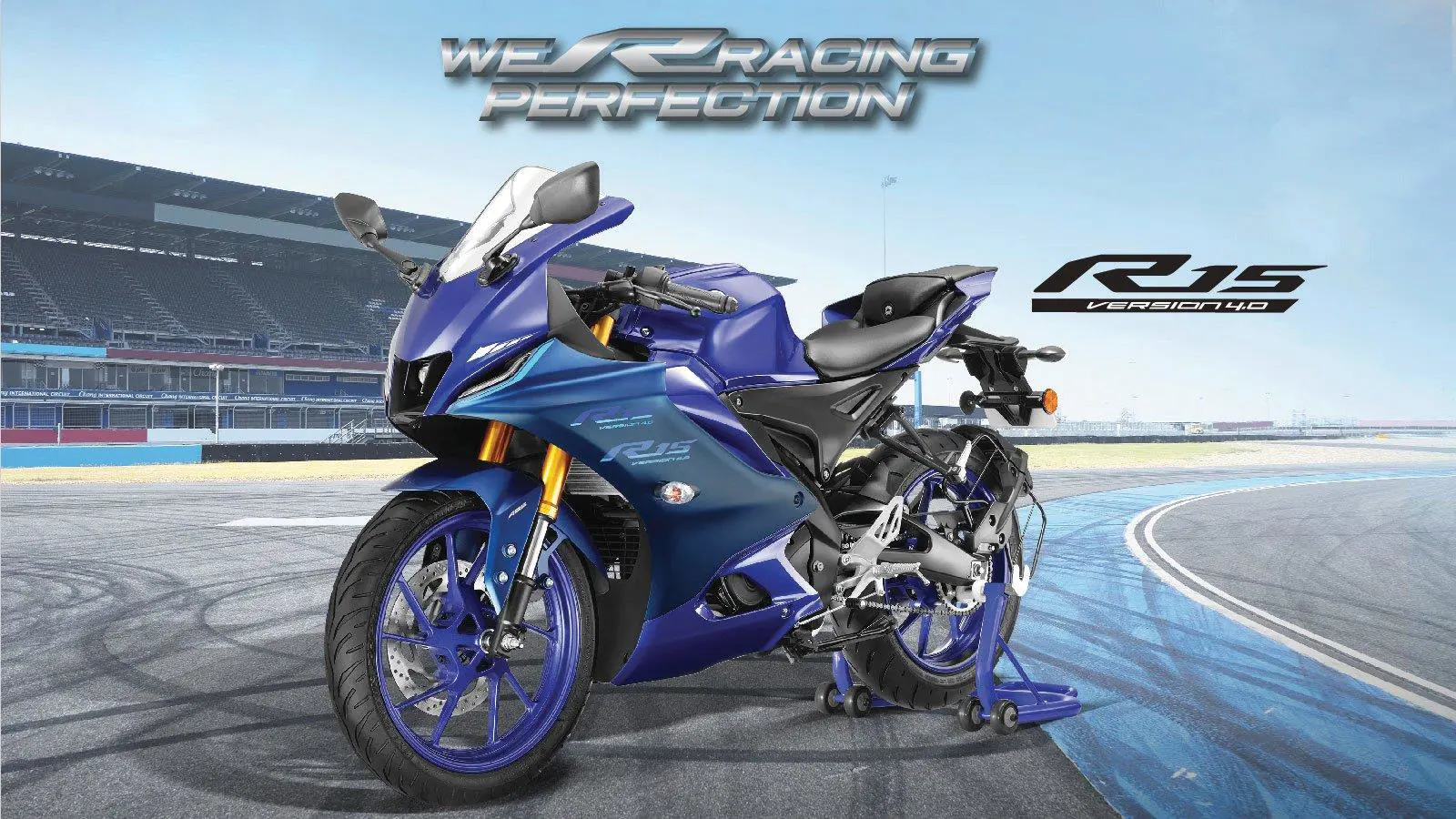 2022 Yamaha R15 V4 Front 3-Quarter View