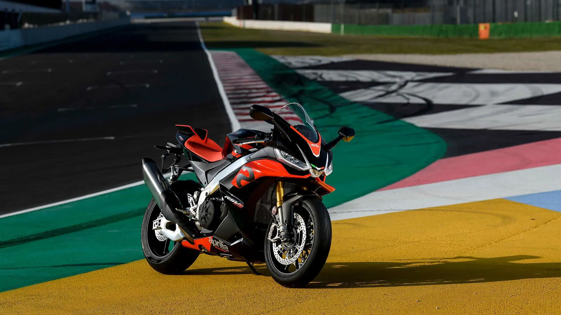 Aprilia RSV4 1100 Factory