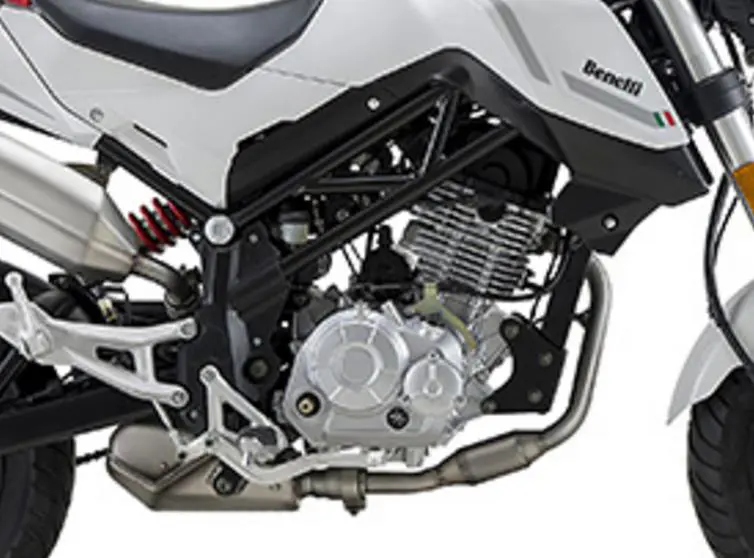Benelli Tornado Naked T Close-up