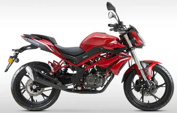 Benelli BN 125 Side View