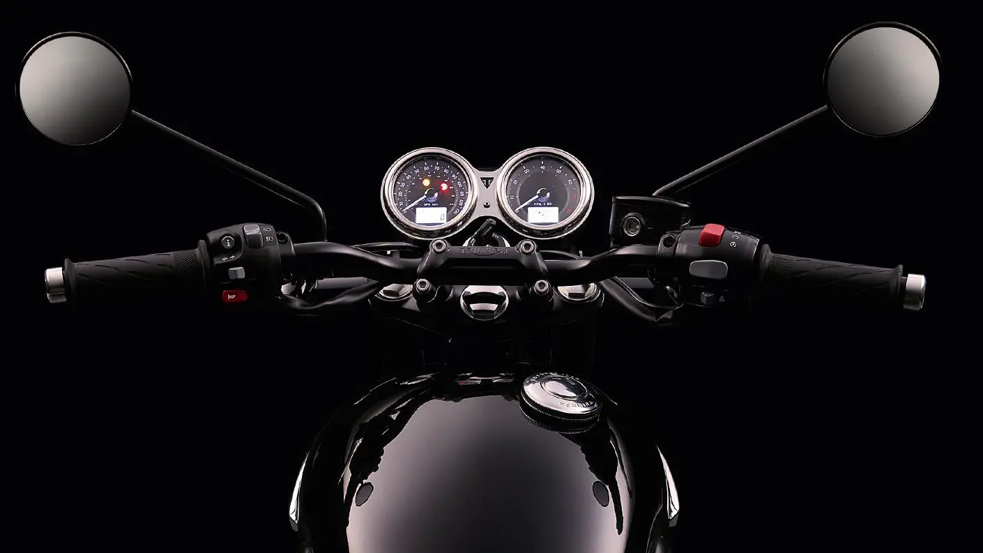 Triumph Bonneville T120 Black