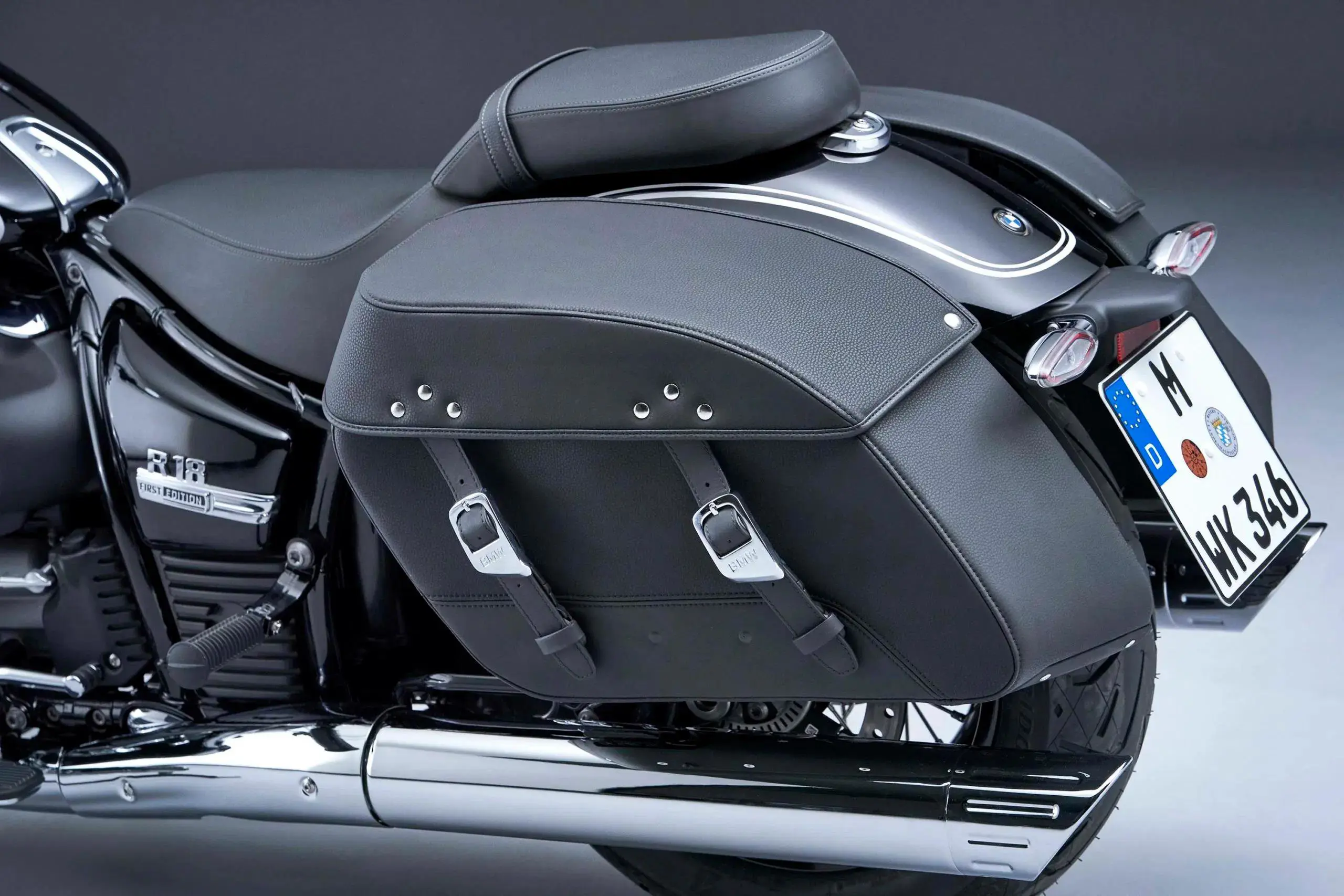 BMW R18 Classic Saddle Bags