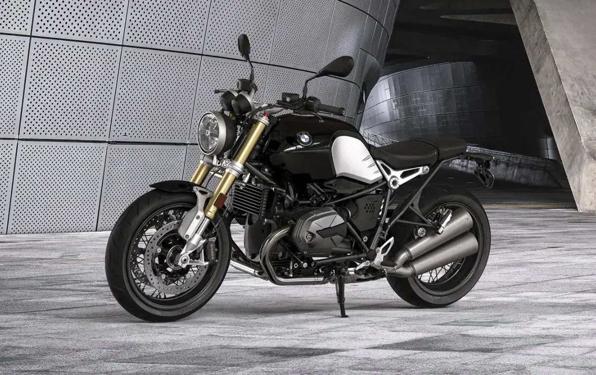 BMW R nineT Front 3-Quarter View
