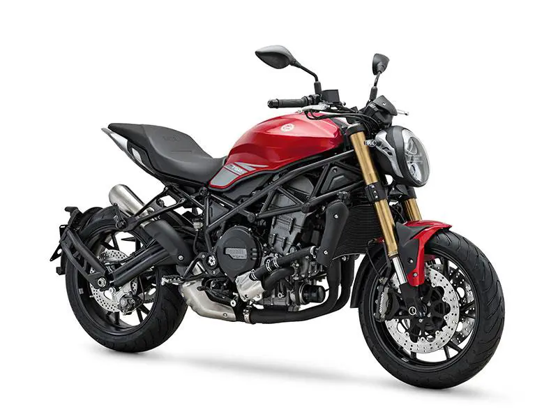 Benelli 752S Red