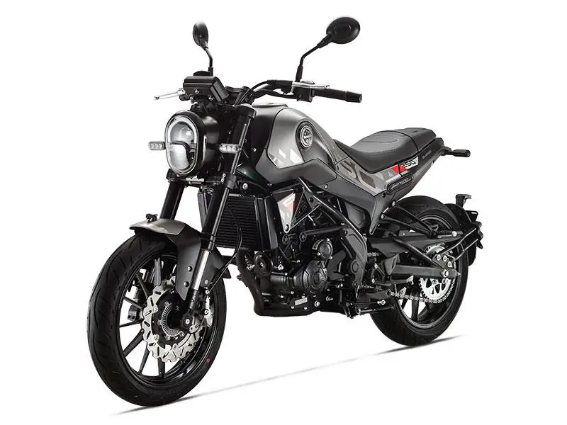 Benelli Leoncino 250 Front 3-Quarter View