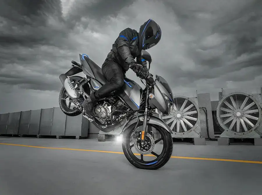 Bajaj Pulsar 125 Neon Action Shot 1