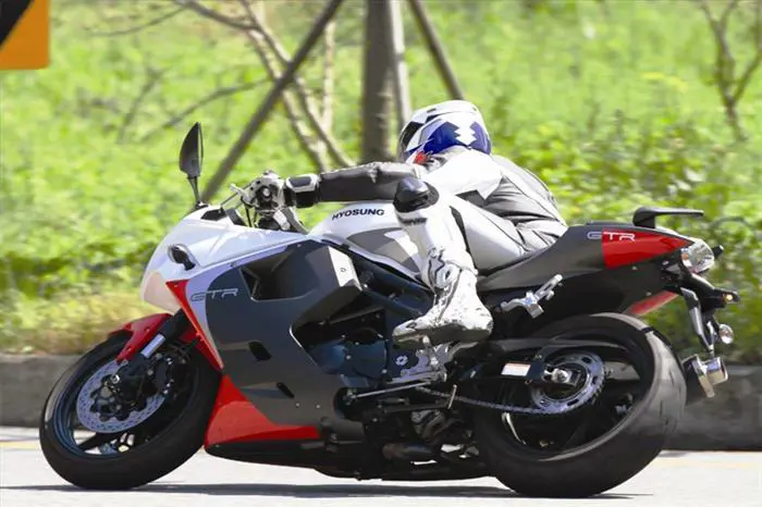 Hyosung GT650R