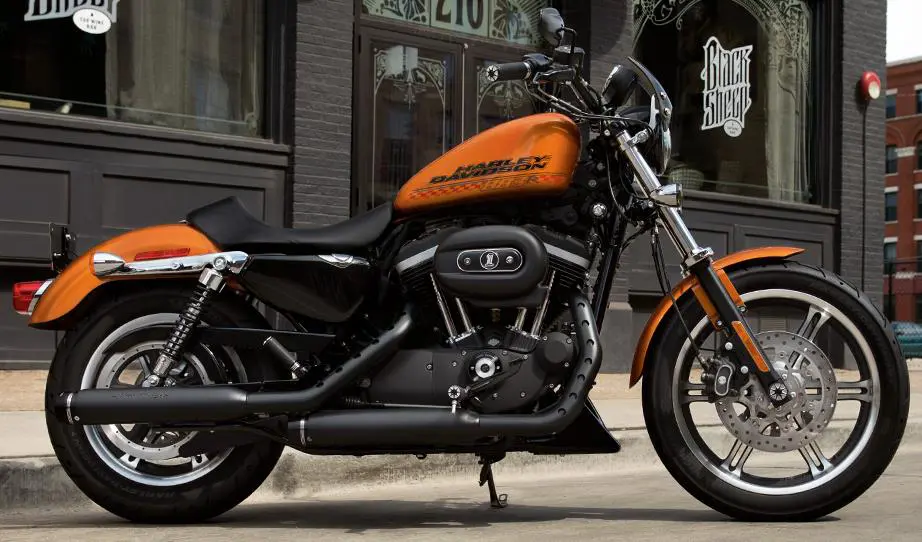 HD 883 Roadster Side View