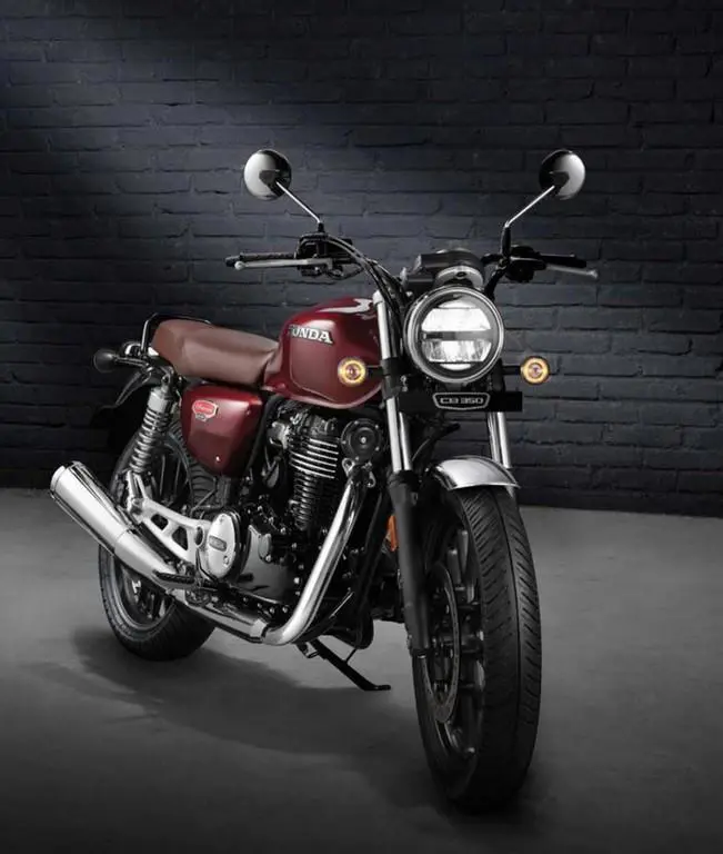 Honda Highness CB350 DLX Front View