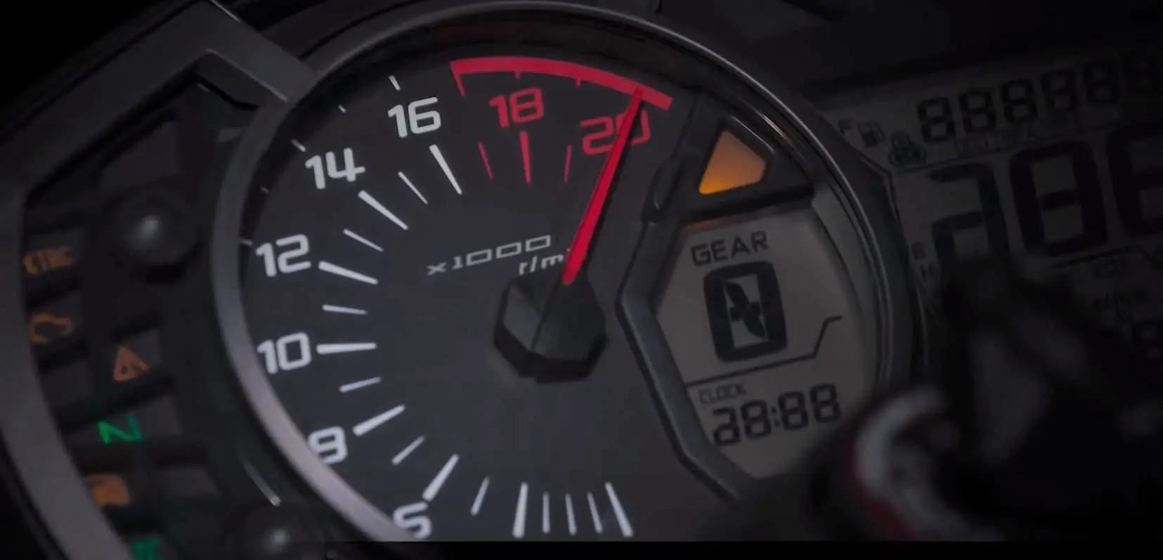 Kawasaki Ninja ZX-25R Redlines at 20,000 rpm