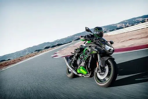 Kawasaki Z H2 SE Action Shot 1