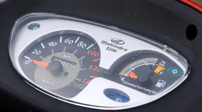 Mahindra Flyte Instrument Console