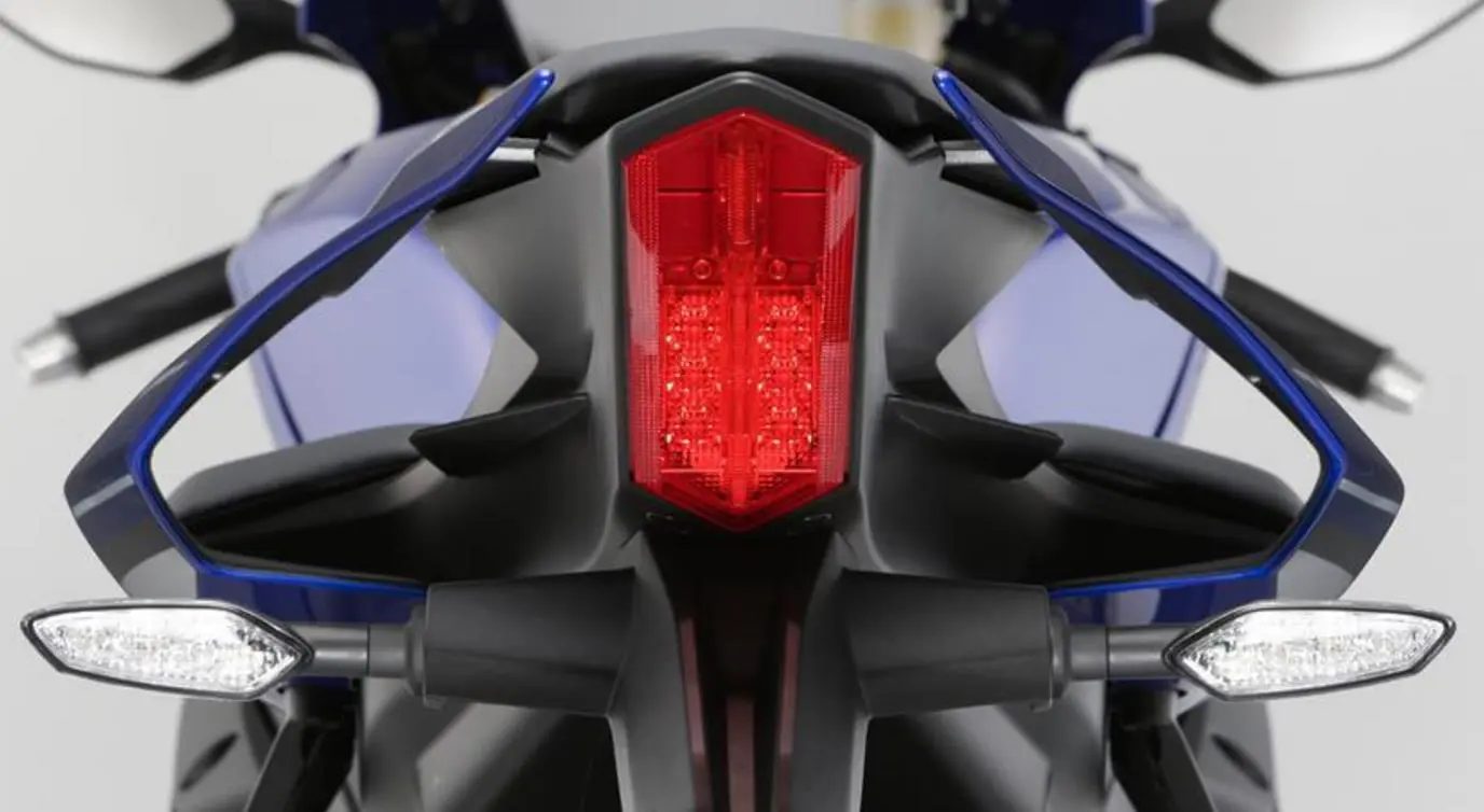 Yamaha R1 (2016)