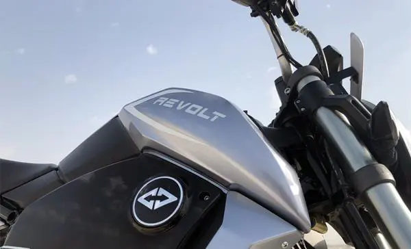Revolt RV300 Closeup Shot