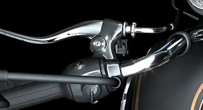 Royal Enfield Bullet 350 USB Port