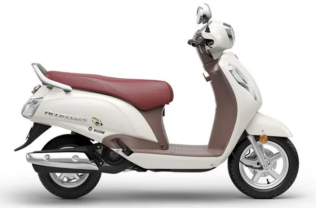 Suzuki Access 125 Special Edition in Pearl Mirage White