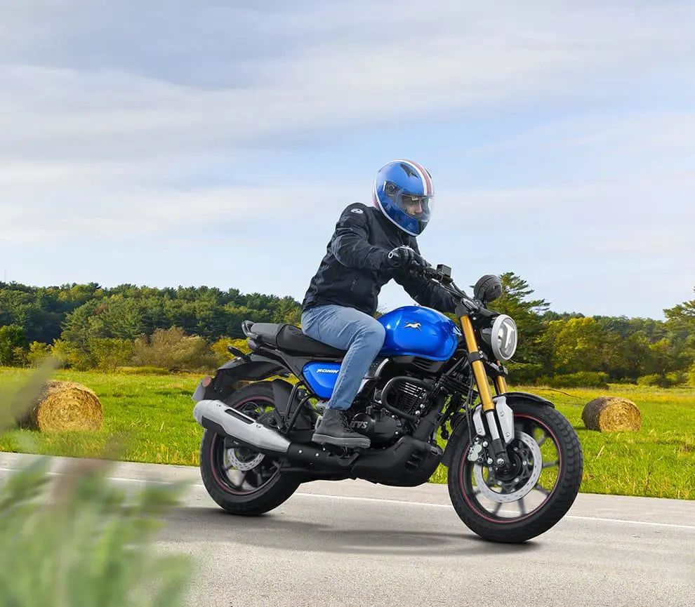 TVS Ronin DS Action Shot