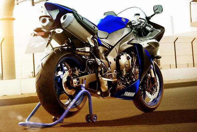 Yamaha R1 (2014)