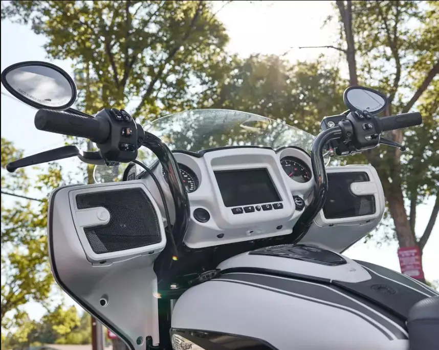 Indian Chieftain Dark Horse Audio System