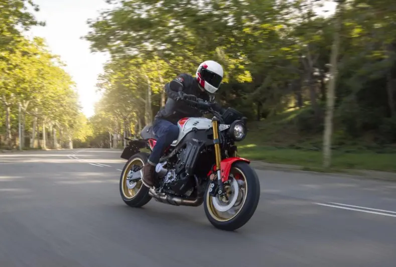 Yamaha XSR900 Action Shot 1