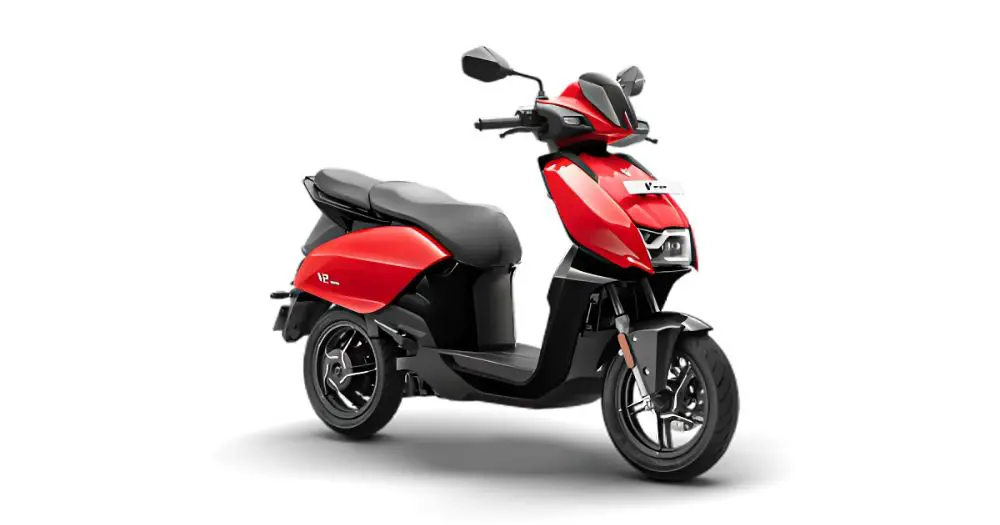 Glossy Sports Red Hero Vida V2 Pro Front 3-Quarter View