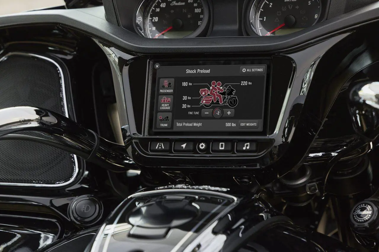 Pursuit Dark Horse vs Pursuit Limited Compare in India