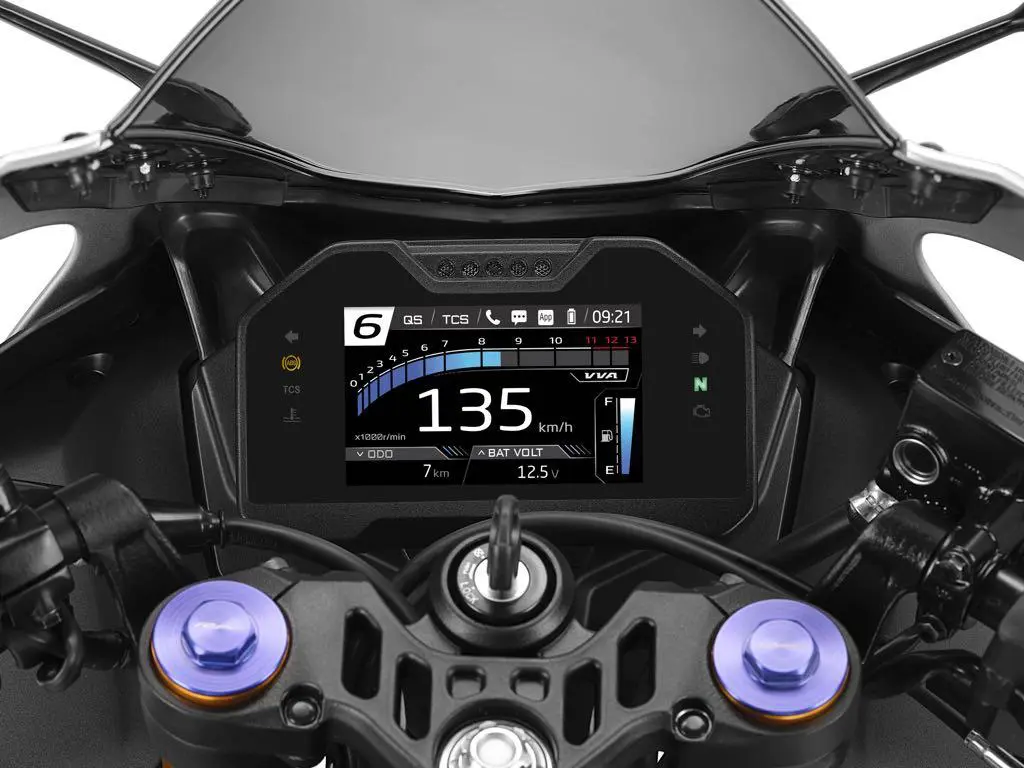 Yamaha R15 Images