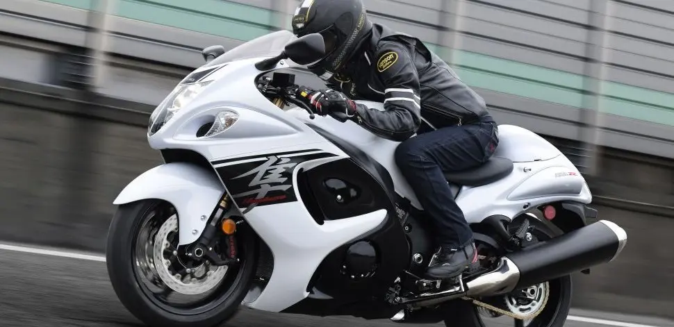 2017 Suzuki Hayabusa Launched in India at Rs 13.88 lakhs