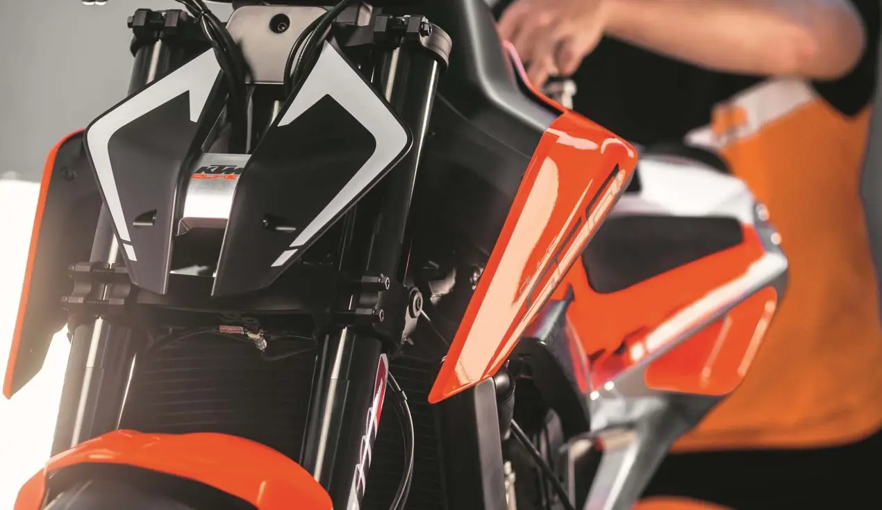 KTM 790 Duke Prototype Unveiled at EICMA 2016