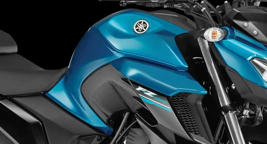 Yamaha FZ25 Colors Available in India