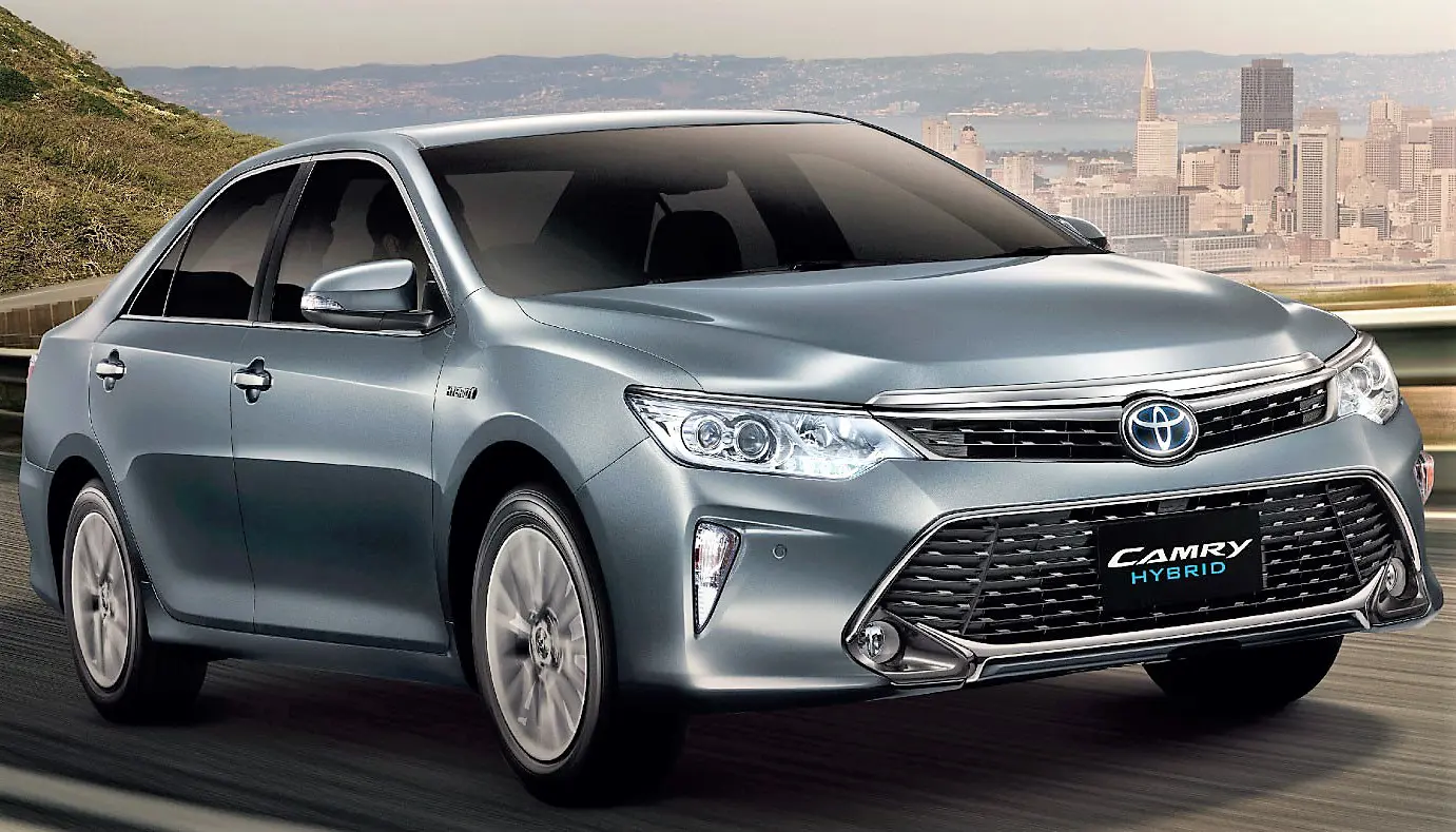 2017 Toyota Camry Hybrid Launched in India @ INR 31,98,500