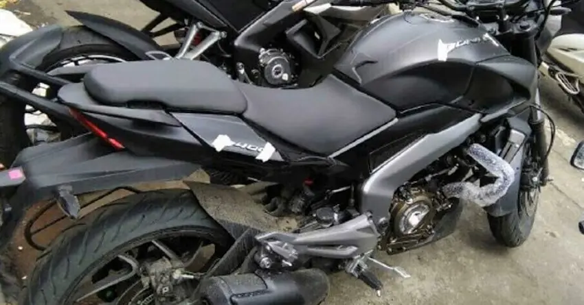 Matte Black Bajaj Dominar 400 Goes on Sale
