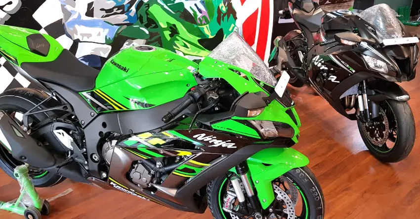 Aurum Kawasaki Starts Deliveries of New Ninja ZX-10R & ZX-10RR in Delhi