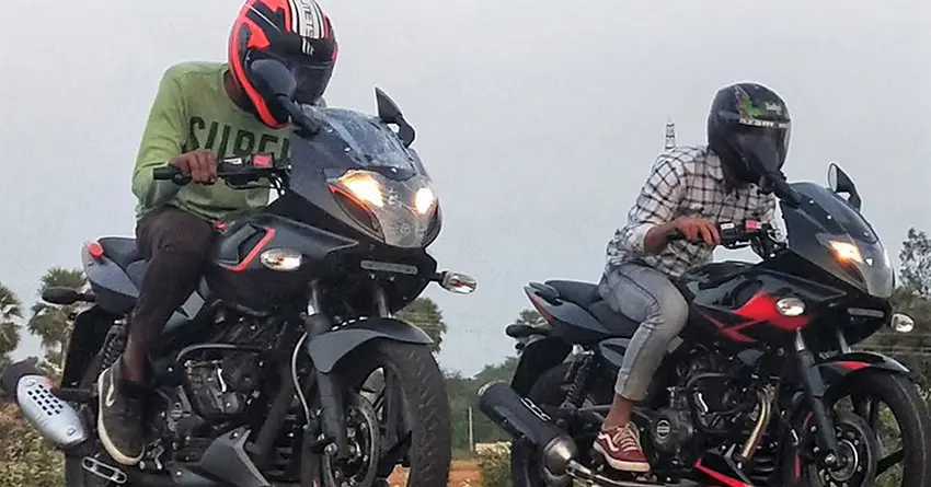 Drag Race Video: Bajaj Pulsar 180F vs Pulsar 220F