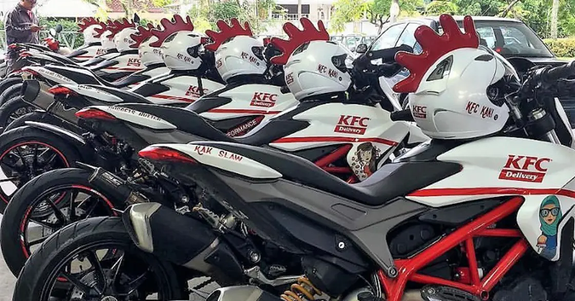 Kfc Rider Motorcycle KFC Malaysia Using Ducati Hypermotard 939 Bike to Deliver Meals | Autos ...