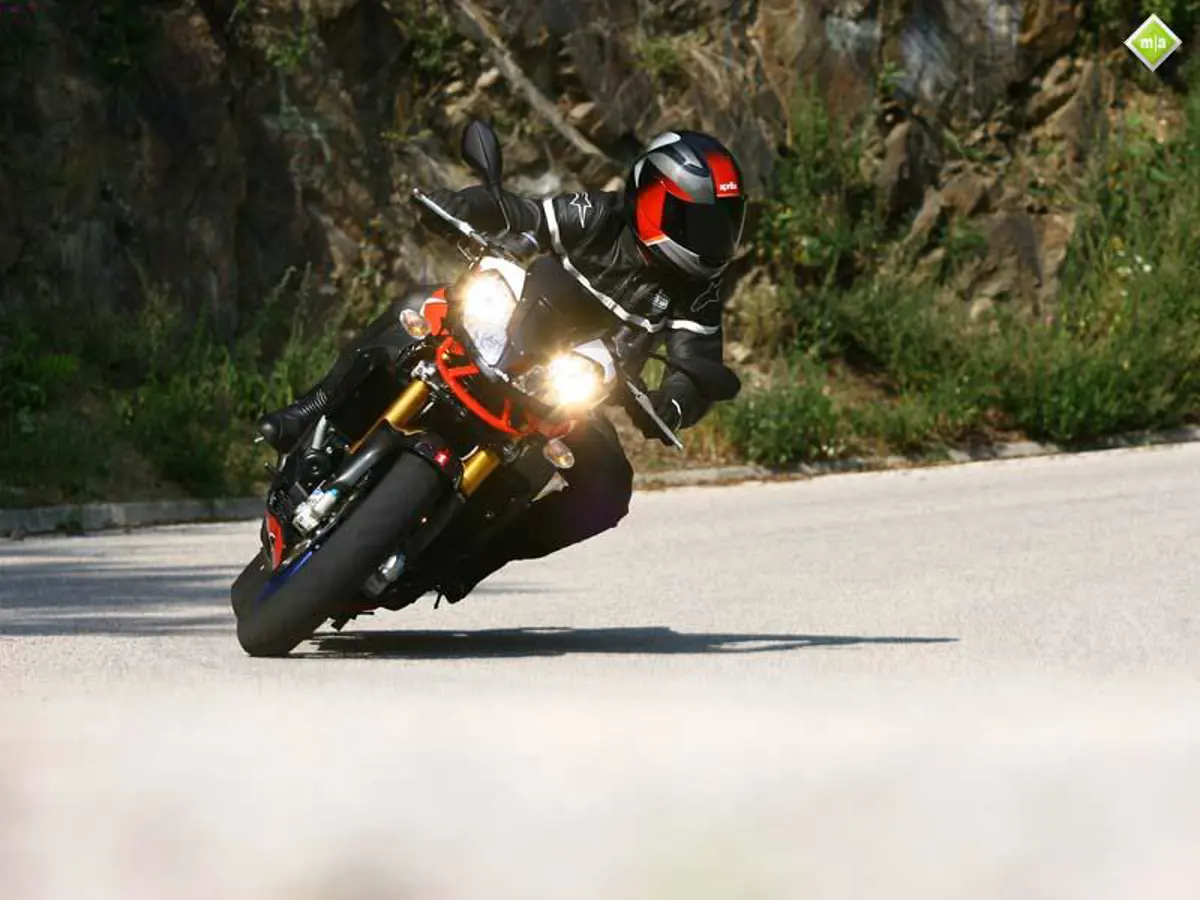 Tuono 1000 R Factory