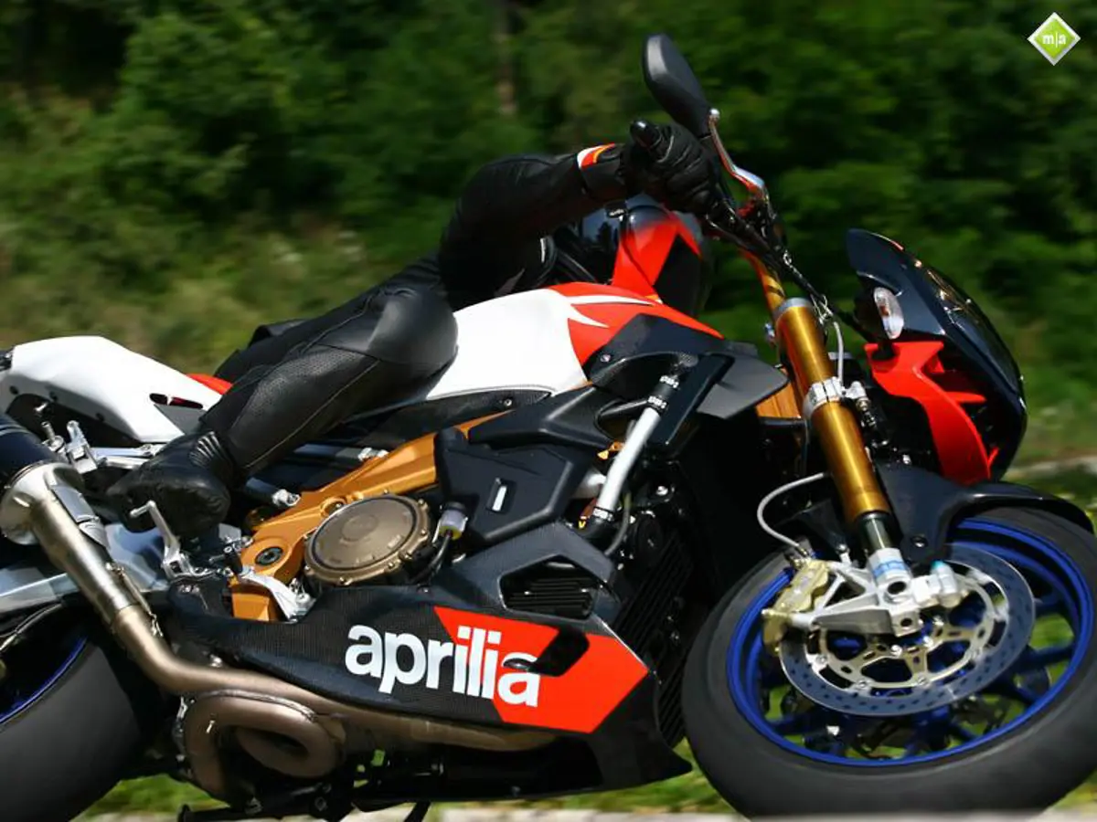 Tuono 1000 R Factory