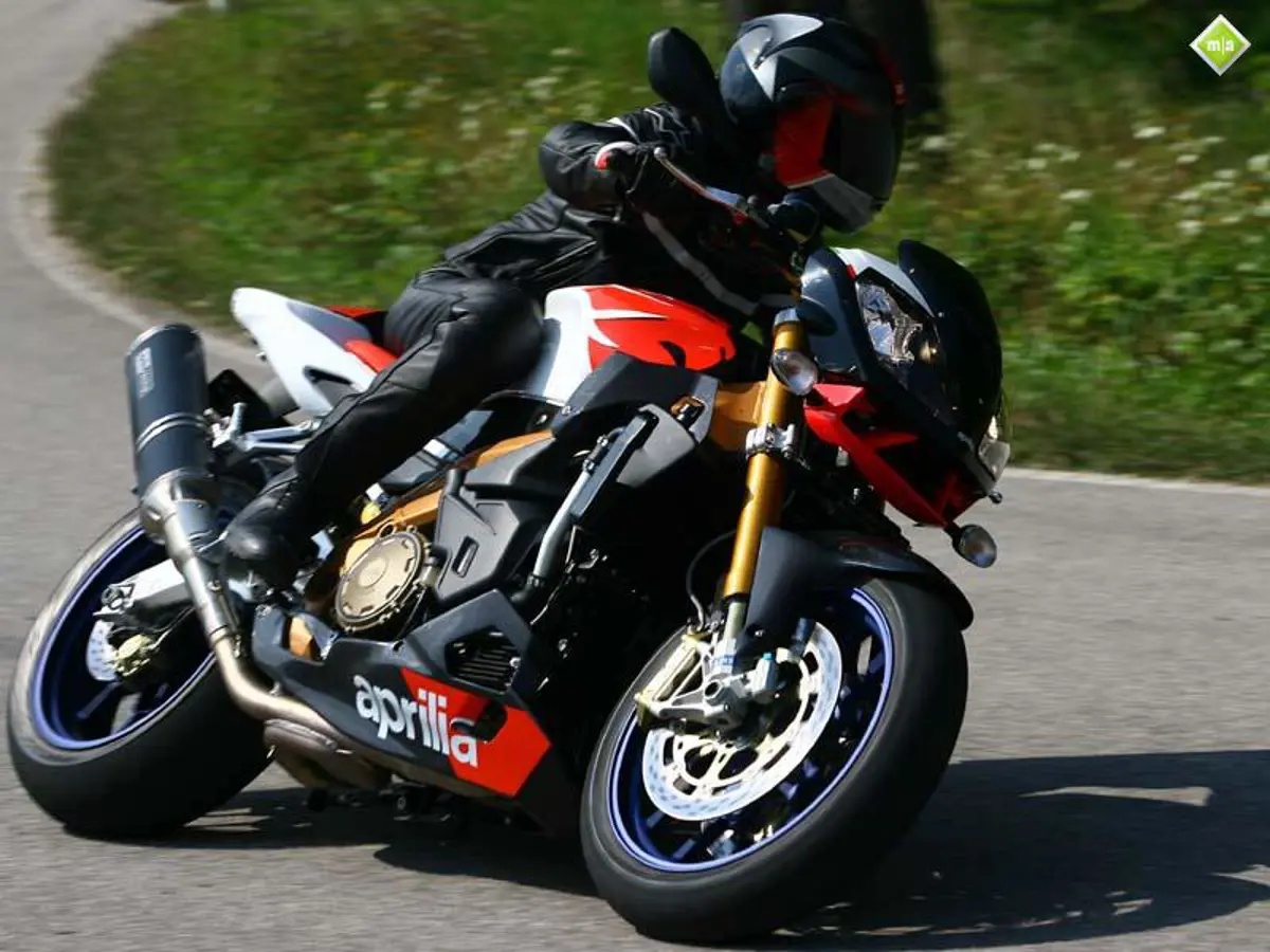 Tuono 1000 R Factory